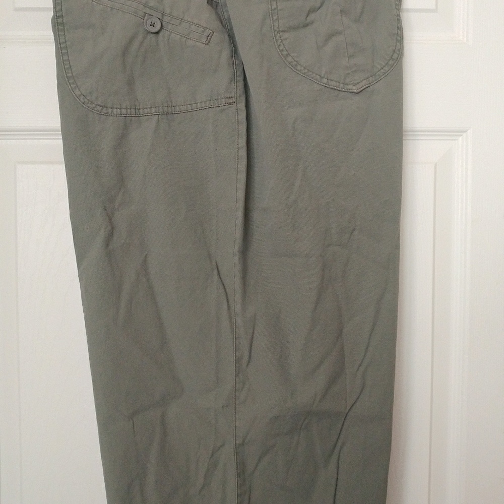 Cropped cargo pants size ex. New with tags